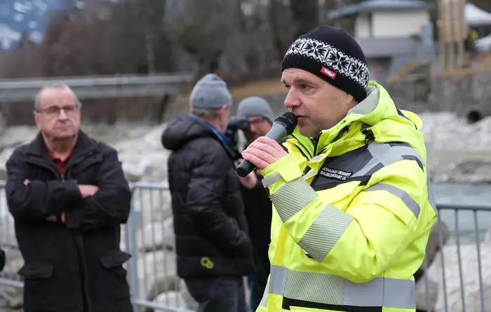 Laut Baubezirksleiter Johannes Nemmert gehen die Arbeiten in und an der Isel sehr gut voran