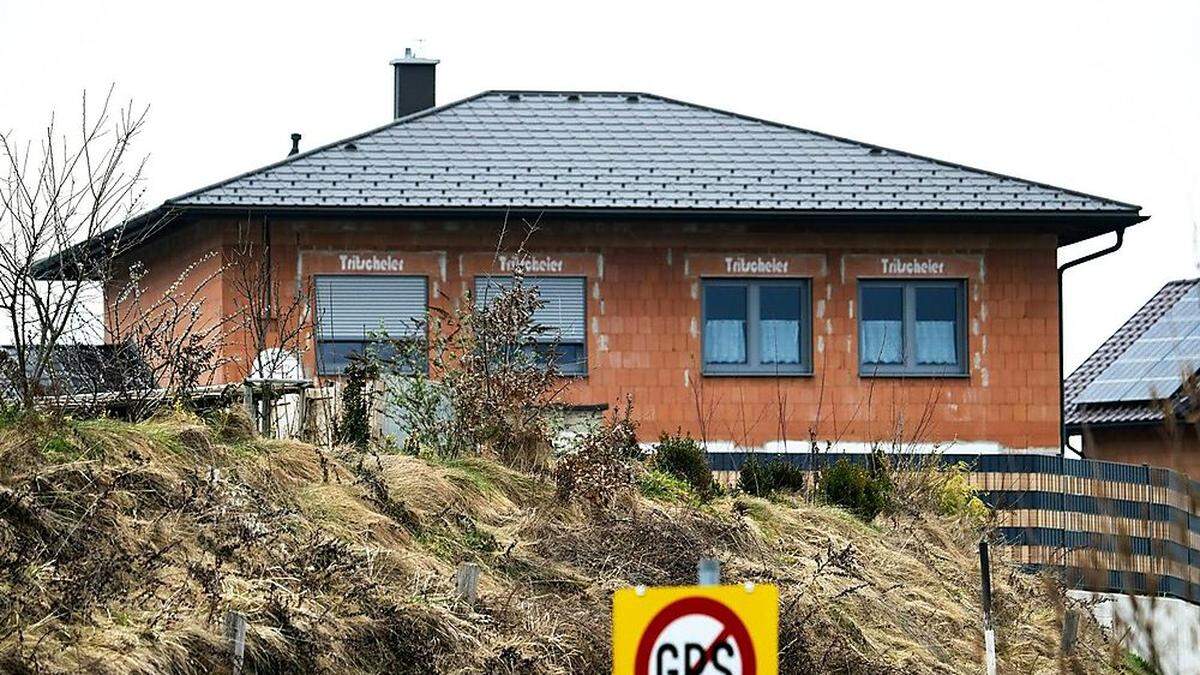 Der Tatort: Bei diesem Haus soll es zu den tödlichen Schüssen gekommen sein. In Grünburg leben rund 3800 Menschen