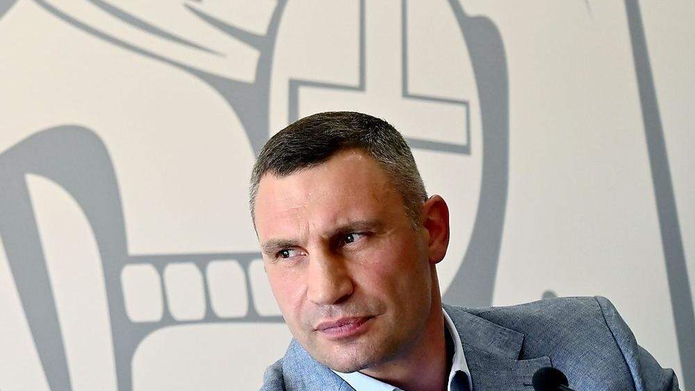 Kiews Bürgermeister Vitali Klitschko zeigt sich bereit, auch als Soldat für sein „Mutterland“ zu kämpfen 