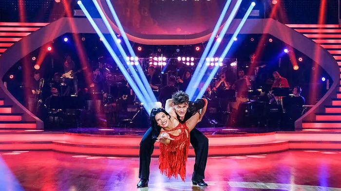 Am Freitagabend, dem 31. März erfolgte der Auftakt zur elften Staffel "Dancing Stars". Solotänze gab es nur von den Promi-Herren.