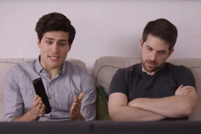 Bereits 2005 haben Anthony Padilla und Ian Hecox ihren Comedy-Youtube-Kanal Smosh gegründet. Sie gehören damit zu den Pionieren des Videoportals. Der Kanal hat rund 22 Millionen Abonnenten. 2011 verkauften sie den Kanal an das Netzwerk Defy Media. Im Juni diesen Jahres kündigte Padilla an, Smosh zu verlassen. Dennoch haben die beiden 2017 rund 9,3 Millionen Euro verdient.