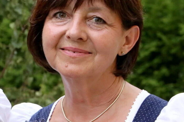 Über den Besucheransturm sichtlich erfreut zeigte sich Singkreis-Obfrau Gertrud Seebacher (Foto).