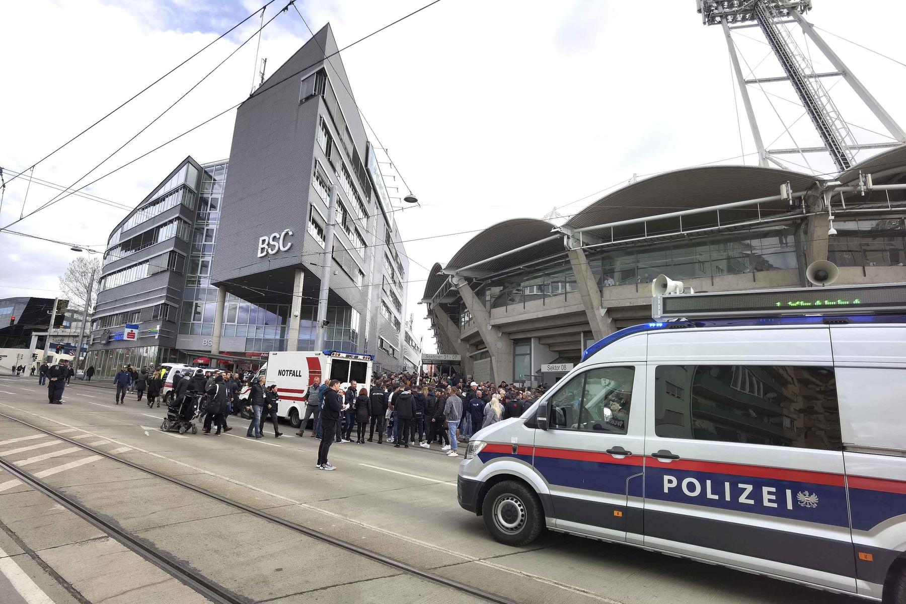 Polizei forscht „Tribünen-Springer“ aus der Merkur-Arena aus