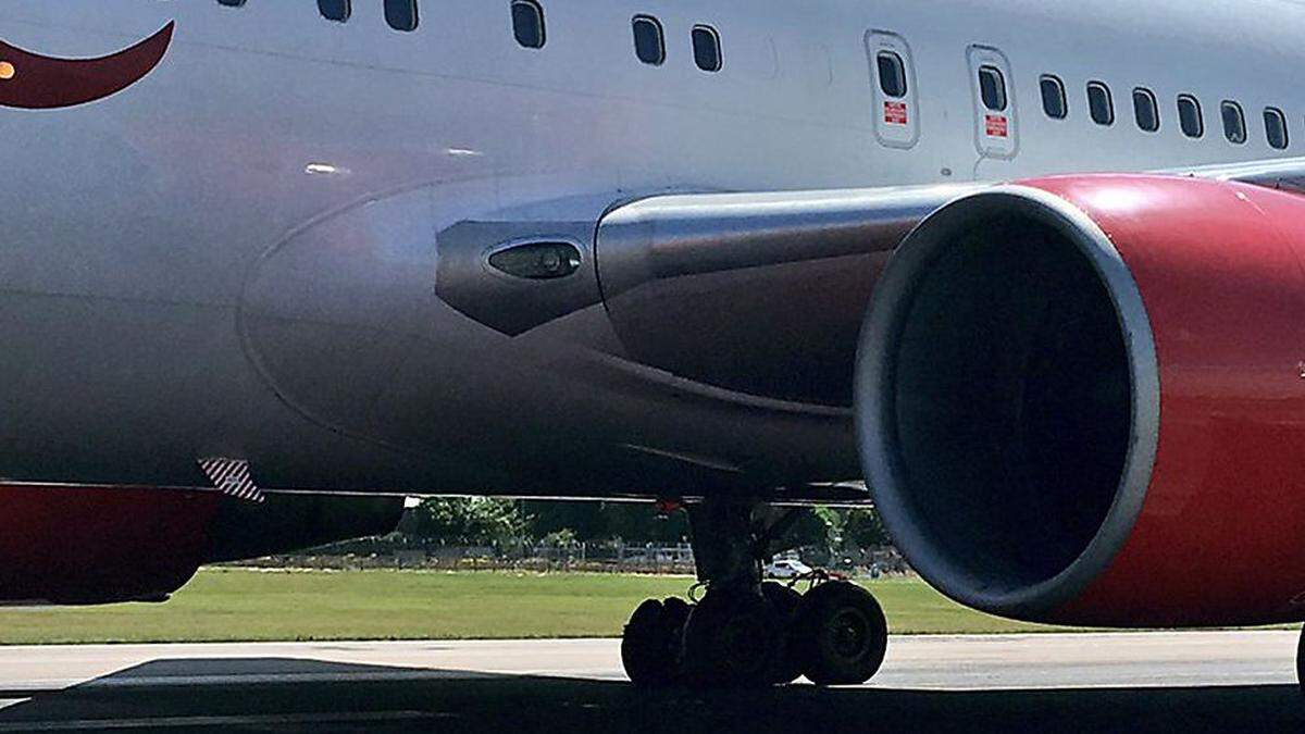 Der Jet musste wieder zurück zum Flughafen