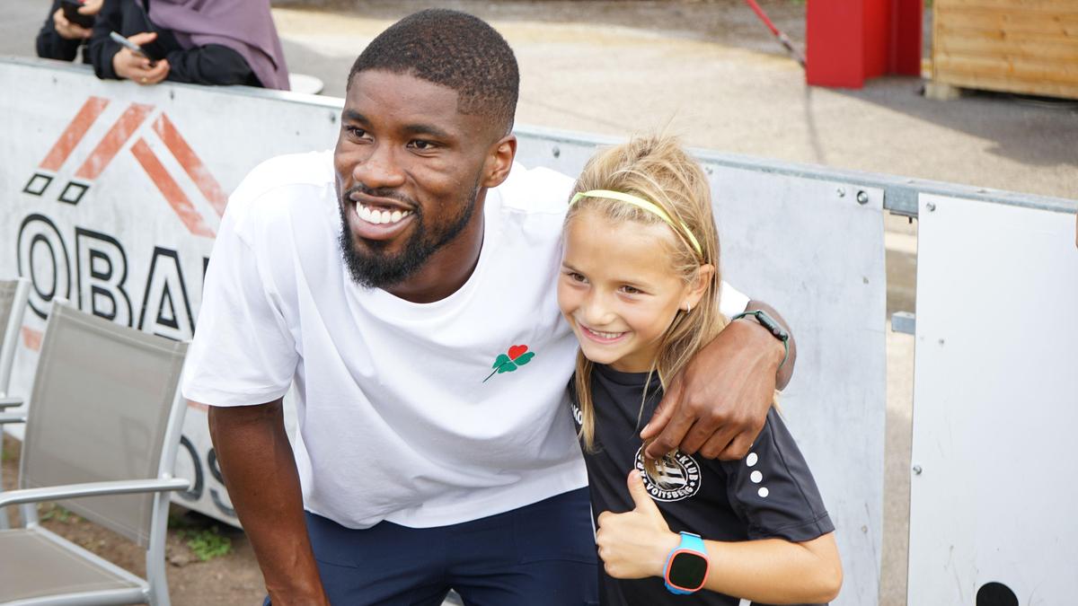 Der Voitsberger Kevin Danso bringt seine Fans auf und neben dem Platz zum Strahlen