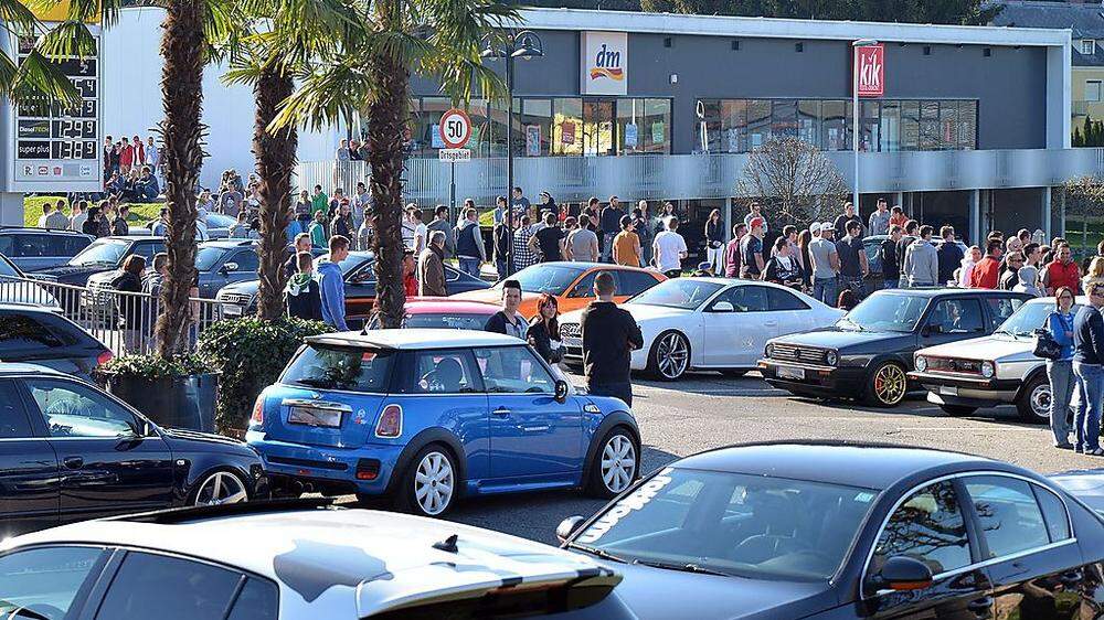 Hunderte GTI-Fans trafen sich am Wochenende, fast vier Wochen vor dem eigentlichen Treffen, in Selpritsch bei Velden