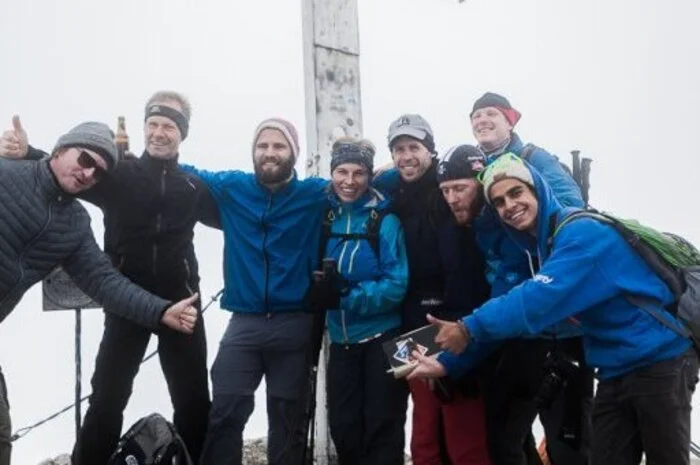 Von Johnsbach auf die Hesshütte, über den Lugauer nach Radmer und über den Hochkogel in die Eisenerzer Ramsau pilgerte die Band „Gebrüder Jakob“ zum Rostfest. Bei der Letzten Etappe über die Reichensteinhütte nach Eisenerz schlossen sich ihnen ungefähr 30 wanderfreudige „Rostfestler“ an.