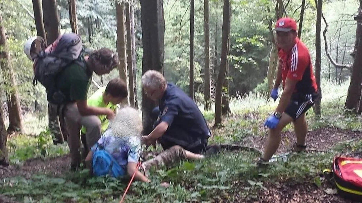Die Frau wurde von den Bergrettern betreut