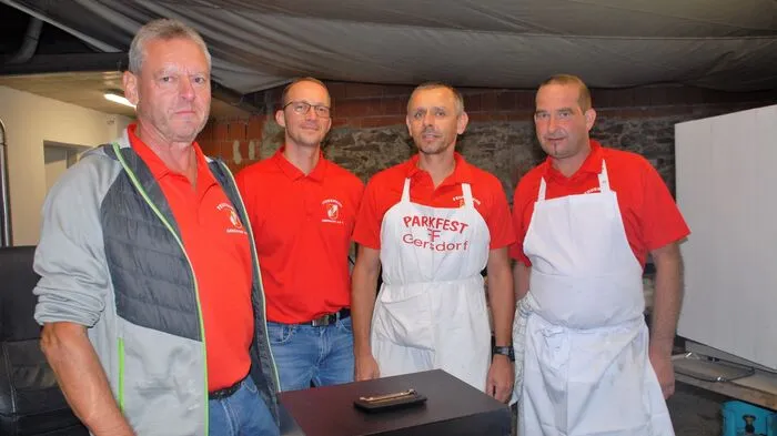 Mit angenehmer, romantischer Umgebung rund um das Mühlenviertel lockte das heurige 70. Parkfest der Freiwilligen Feuerwehr Gersdorf an der Feistritz unter Ortsfeuerwehrkommandanten Gerald Pichler (ganz rechts) zahlreiche Gäste und Besucher aus dem oststeirischen Raum an.