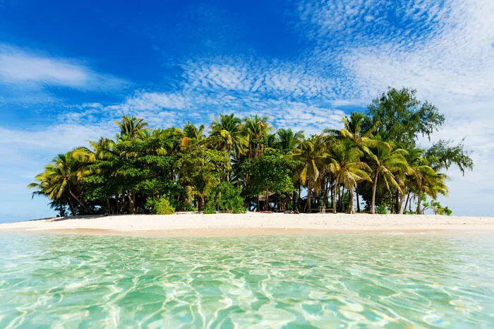 Siargao, Philippinen. Die Insel im Osten der Philippinen will nicht das Massentourismus-Schicksal vieler anderer teilen und möchte ein Hideaway im Pazifik bleiben. Die Insel ist Teil des großen Naturschutzgebietes Siargao Islands Protected Landscape and Seascape und wird nur über Umwege angeflogen. Aber das zahlt sich aus. 