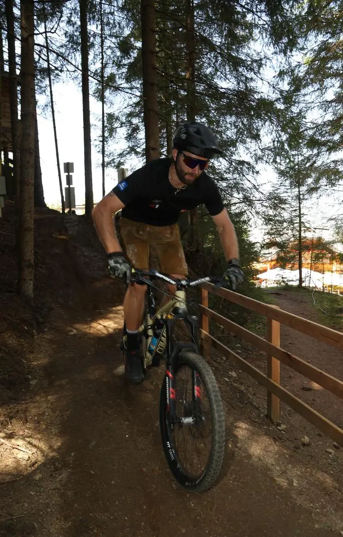Für Marco Schwarz ist Mountainbiken der perfekte Ausgleich im Sommertraining