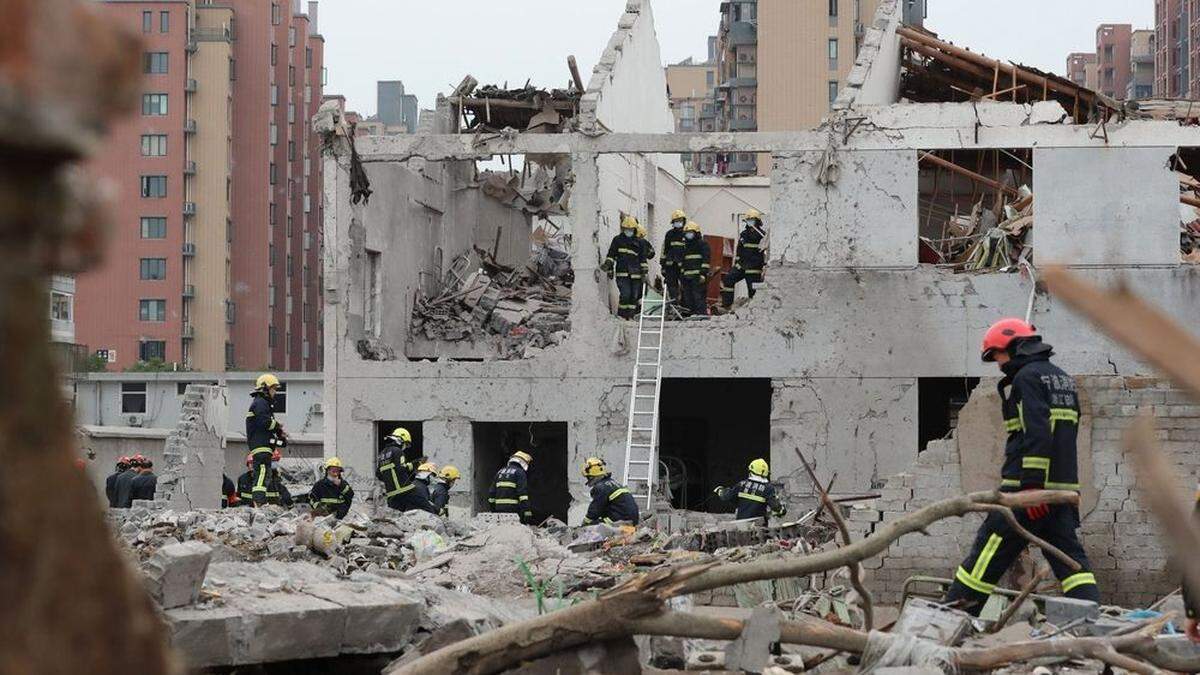 Nach der schweren Explosion auf einem Fabrikgelände in der ostchinesischen Hafenstadt Ningbo ist die Zahl der Toten auf vier gestiegen