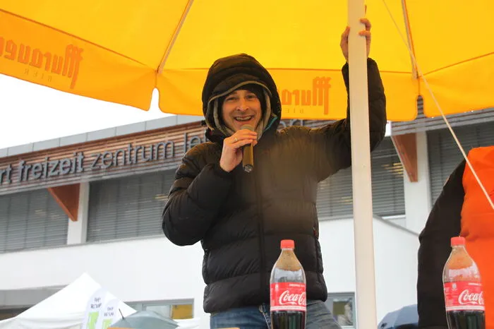 Florian Prates, von ORF Steiermark sorgte mit seiner Moderation für gute Stimmung unter Teilnehmern und Gästen.