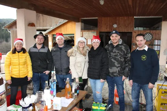 Reiter, Pferde und die vielen Besucher wurden musikalisch vom Bläserensemble empfangen und sorgten bis zu den Mittagsstunden für gute Stimmung unter den Gästen. 