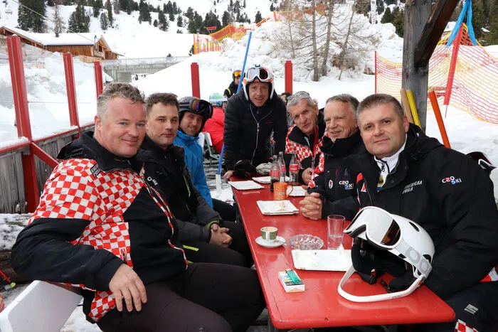 Sogar eine nette "Männerrunde" aus Kroatien und Slowenien waren in der "Goaßstall-Bar" bei der Après-Ski-Party auf der Turracher Höhe mit dabei!