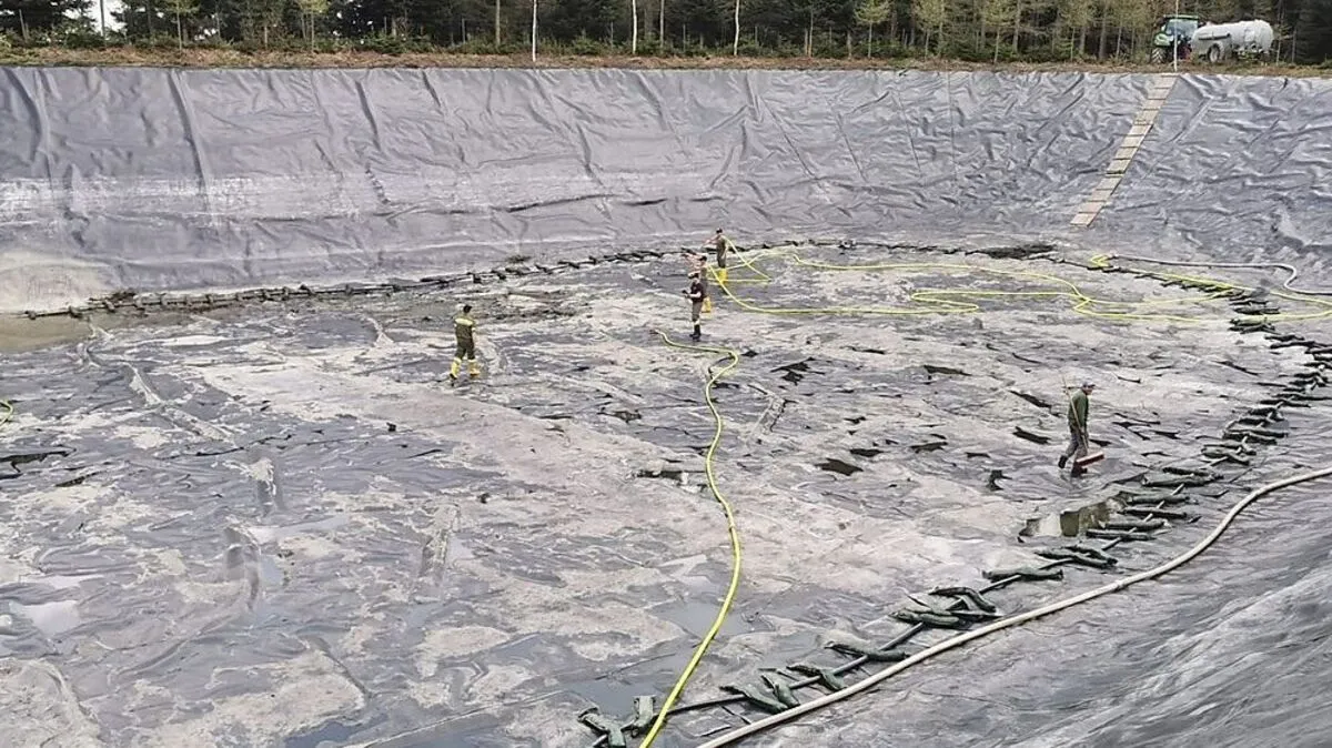 Der riesige Speicherteich in Wenigzell wird alle vier Jahre gereinigt