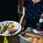 Fischspezialitäten und Wein aus Seeboden werden neben vielen anderen Spezialitäten kredenzt