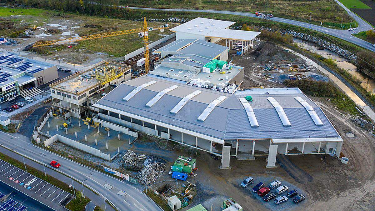 Die Baustelle für das neue Lagerhaus Graz-Land im Bezirk Voitsberg wächst von Tag zu Tag
