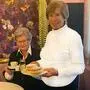 Die ehemalige Chefin Stefanie Gensinger hilft auch mit 90 Jahren noch regelmäßig in der Café-Konditorei Gensinger aus