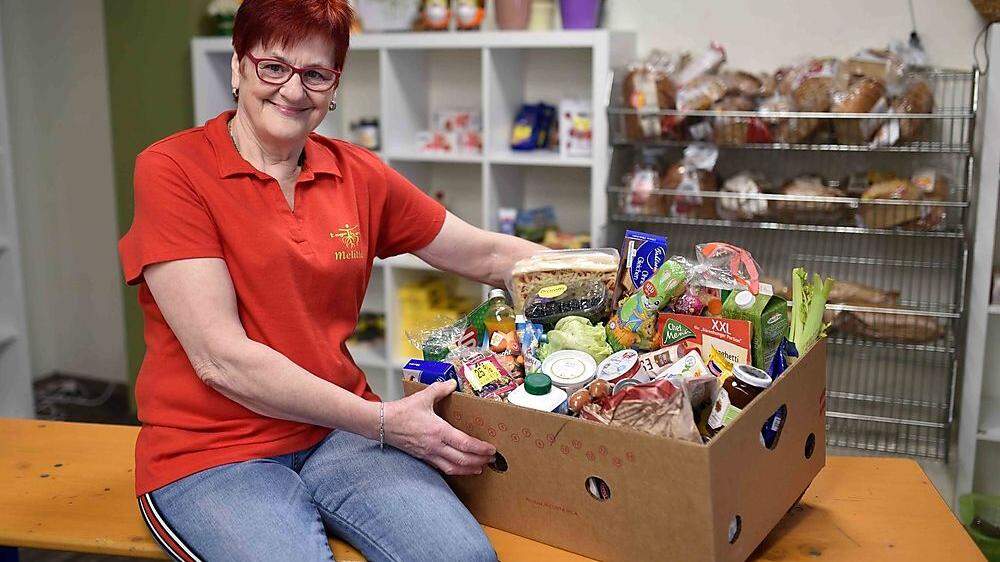 Melitta Pirolt verteilt zweimal pro Woche Lebensmittel an Bedürftige in St. Veit