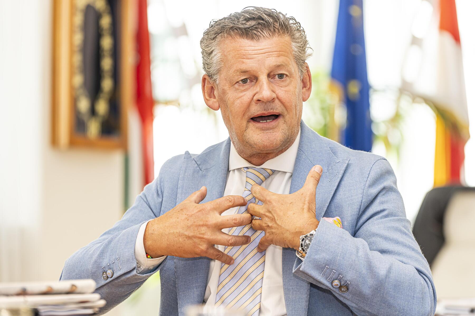 30.000-Euro-Affäre: Stadt rüstet sich für Rechtsstreit mit B
