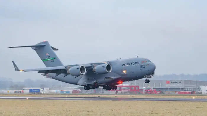 Eine Boeing C-17 Globemaster der US-Luftwaffe brachte CIA-Chef John Ratcliffe nach Moskau. Nach wenigen Stunden ging es wieder nach Hause.