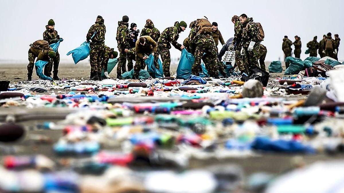 Der Mensch - einmal mehr verschmutzte er das Meer