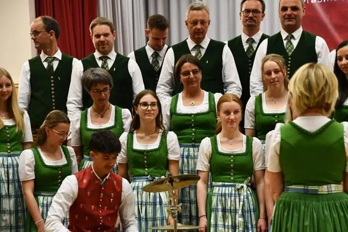 Für zusätzliche Abwechslung sorgte die Sängerrunde Pöllau unter der Leitung von Monika Lauchart.