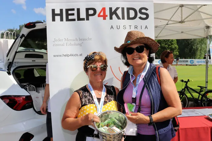 Beim Charity-Golfturnier auf der Golfanlage Erzherzog Johann in Maria Lankowitz am 11. Juni nahmen 116 Spieler teil. Bei schönem Wetter und "Bombenstimmung", wie Helmuth Gruber, Präsident von "help4kids" erzählt, konnten rund zehntausend Euro für den guten Zweck lukriert werden.