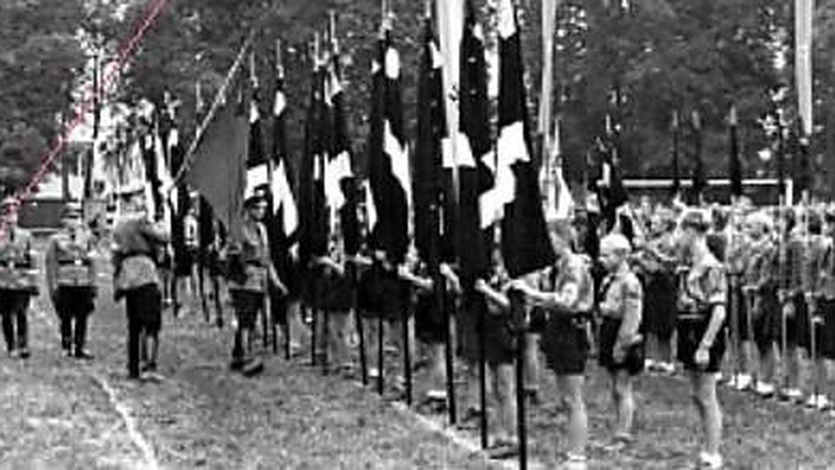 Fahnenweihe der „Deutschen Jugend“ in Celje 1943