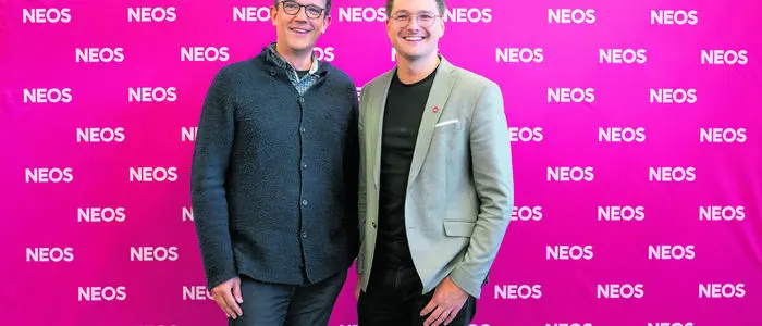 Der pinke Spitzenkandidat Philipp Pointner und  Neos-Klubobmann Niko Swatek