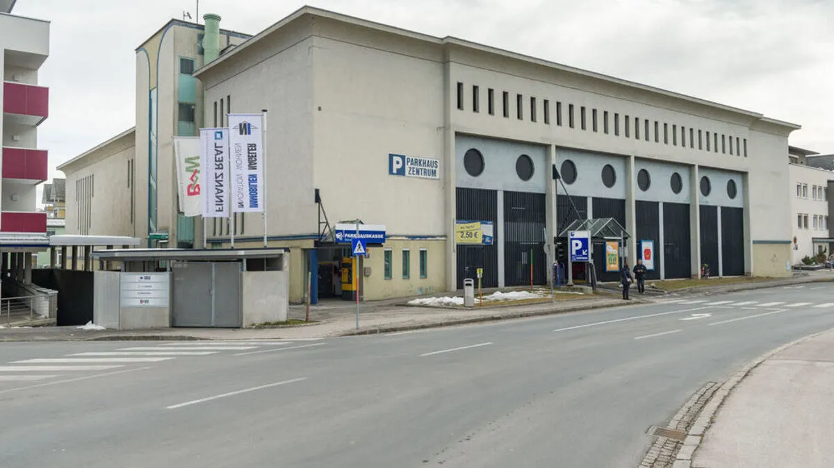 In der Parkgarage in der Hausergasse parkt man um vier Euro pro Tag