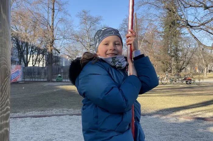 Marie (6) "Wir brauchen Spielplätze für große Kinder, nicht nur für Babys!"