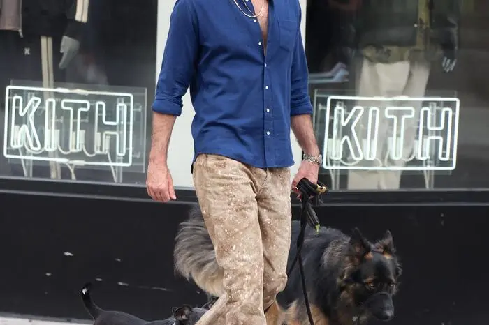 „Star Trek“-Darsteller Zachary Quinto und sein Hunde-Duo in New York