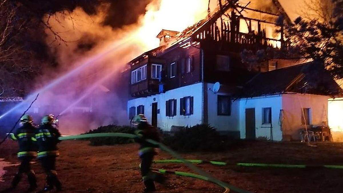 Nur durch Großeinsätze der Feuerwehren konnte Schlimmeres verhindert werden