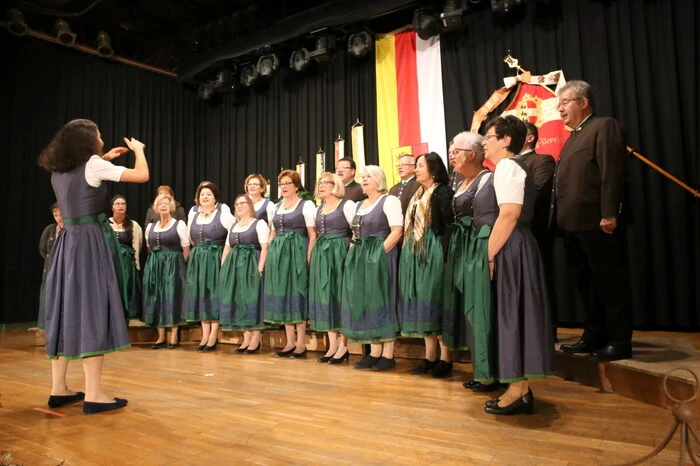 ... wirkten weiters der Gemischte Chor Althofen (Gerhild Rücker), ... 