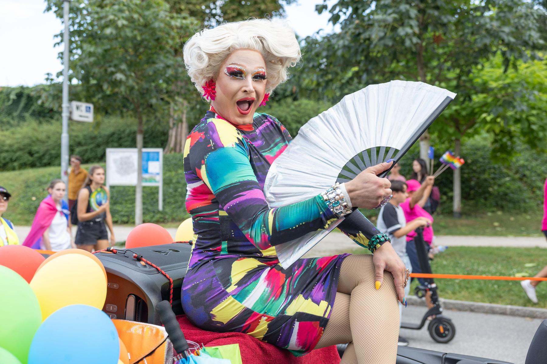 Klagenfurt: 600 Menschen gingen für die Pride auf die Straße