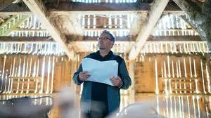 Der neue Obmann Günter Zeilinger in seinem Stall