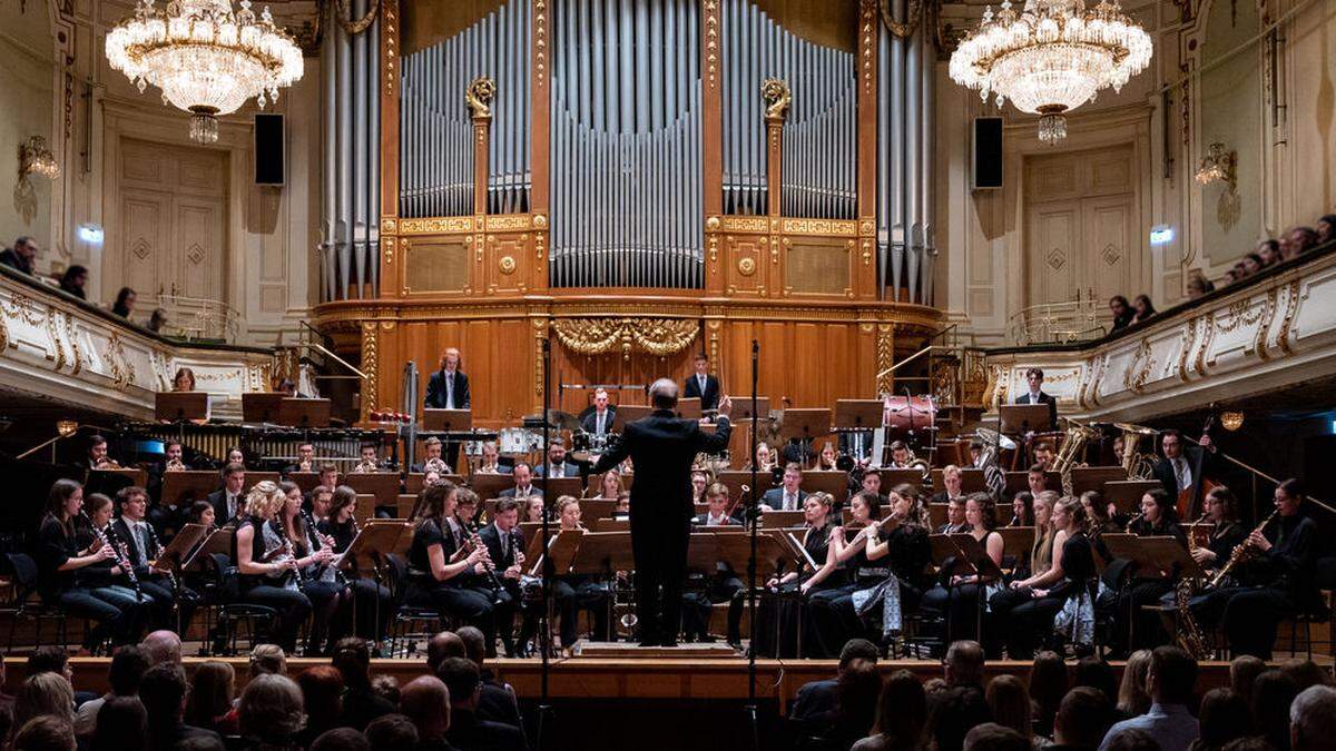 Das Landesjugendblasorchester beeindruckte mit einer großen musikalischen Breite