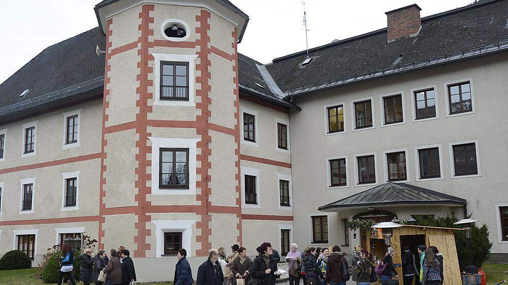 Regionalpolitiker setzen sich dafür ein, dass Schloss Drauhofen in Lurnfeld der Region erhalten bleibt und nicht womöglich an einen ausländischen Investor verkauft wird