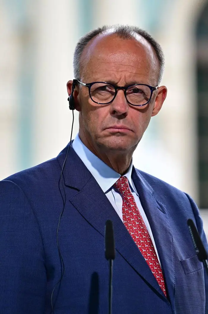 Emmanuel Macron, Friedrich Merz, Keir Starmer, Donald Tusk and Voloydmyr Zelensky give a press conference following the Coalition of the Willing in Kiev Emmanuel Macron, Friedrich Merz, Keir Starmer, Donald Tusk and Voloydmyr Zelensky give a press conference following the Coalition of the Willing in Kiev, May 10, 2025 The aim of the Coalition of the Willing conference was to support Ukraine and help secure the future of Europe and Ukraine. The goal was to establish a 30-day ceasefire in support of peace negotiations with Russia Christian Liewig Bestimage Emmanuel Macron, Friedrich Merz, Keir Starmer, Donald Tusk, and Voloydmyr Zelensky give a press conference following the Coalition of the Willing in Kyiv on May 10, 2025 The conference aim PUBLICATIONxINxGERxAUTxSUIxONLY Copyright: xChristianxLiewigx/xBestimagexChristianxLiewigx/xBestimagex