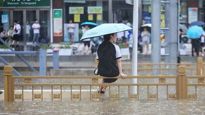 Die ungewöhnlich heftigen Regenfälle in Henan wurden von Taifun "In-Fa" ausgelöst.