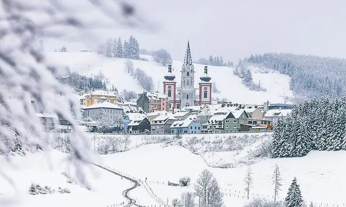 Im „Rücken“ des obersteirischen Wallfahrtsorts Mariazell wächst die Bürgeralpe in den Himmel