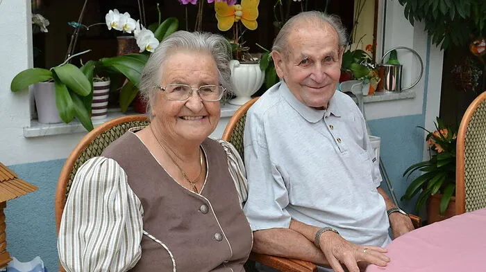 Bibiana und Bruno Kelz sitzen gerne zusammen, lösen Rätsel und schauen sich alte Filme an