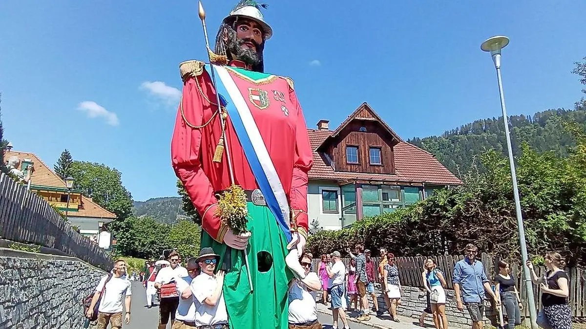 Der Samson ist fünf Meter hoch und wiegt ganze 75 kg.