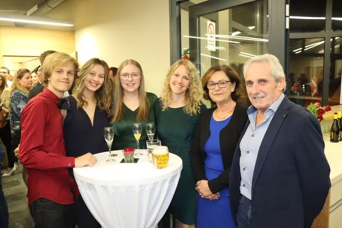 Klicken Sie sich durch die Bilder des diesjährigen Ball der FF Lavamünd!