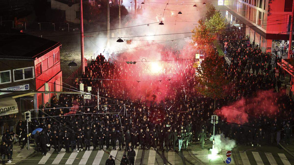 Vor und nach dem Spiel kam es auf den Grazer Straßen zu wilden Szenen