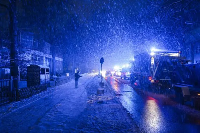 Stromausfall im Hubertuskrankenhaus Berlin Zehlendorf in Berlin. Zehntausende Haushalte sind seit Samstagmorgen im Berliner Südwesten ohne Strom, bei Minusgraden und Schneefall. Grund dafür ist ein Anschlag von Linksextremisten, Vulkangruppe. Berlin 04.01.2026 Stromausfall nach Anschlag im Südwesten von Berlin *** Power outage at Hubertuskrankenhaus Berlin Zehlendorf in Berlin Tens of thousands of households have been without power in south-west Berlin since Saturday morning, in sub-zero temperatures and snowfall The reason for this is an attack by left-wing extremists, Vulkan Group Berlin 04 01 2026 Power outage after attack in south-west Berlin
