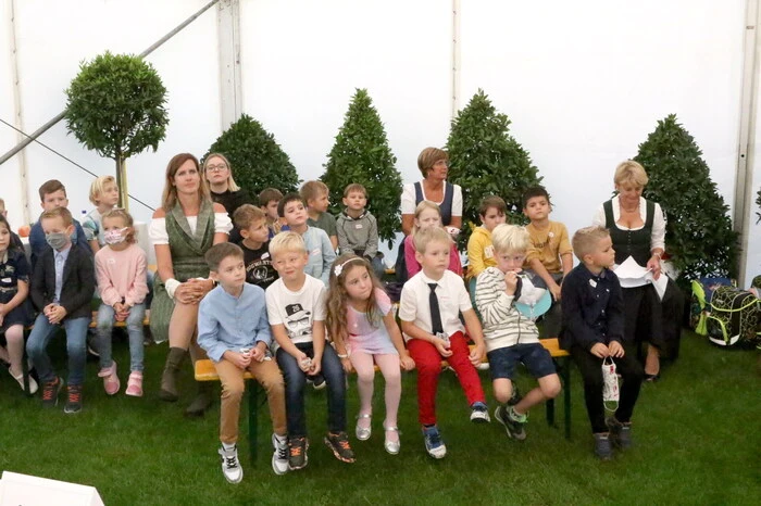 61 Volksschüler aus Hörzendorf verfügen seit Montag über eine neue Bildungsstätte. 
