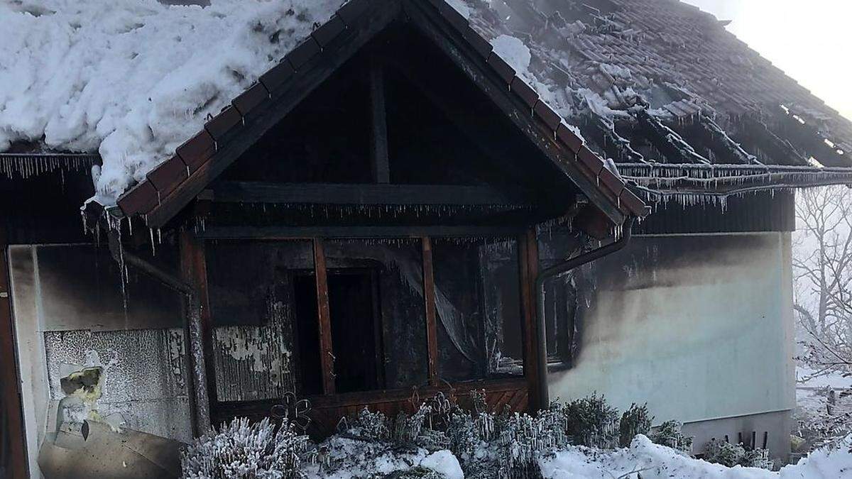 Das Feuer zerstörte das Wohnhaus der Familie Röbl in Oberdorf in der Gemeinde Weißensee